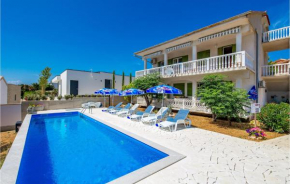 Amazing Apartment In Barbat Na Rabu